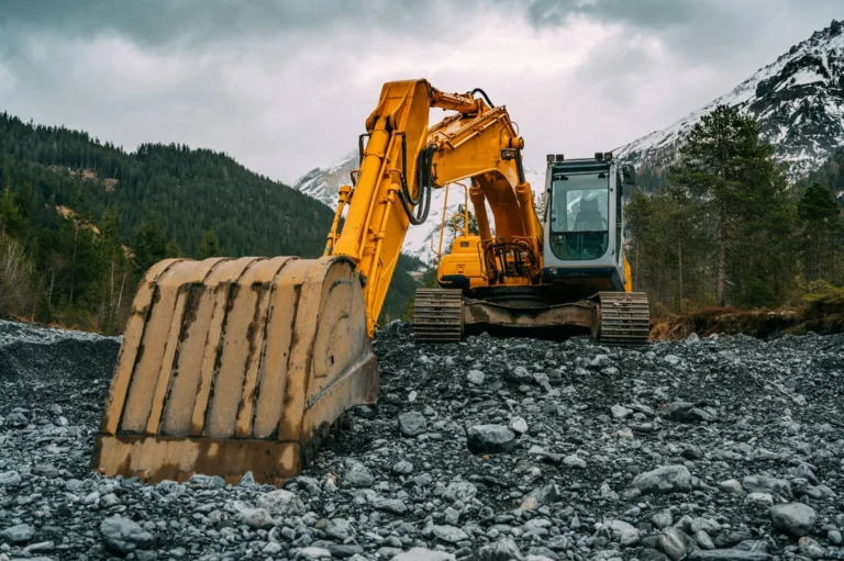 Excavator and heavy earthmoving machinery